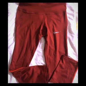 🆕 Nike Women’s Cropped Tights